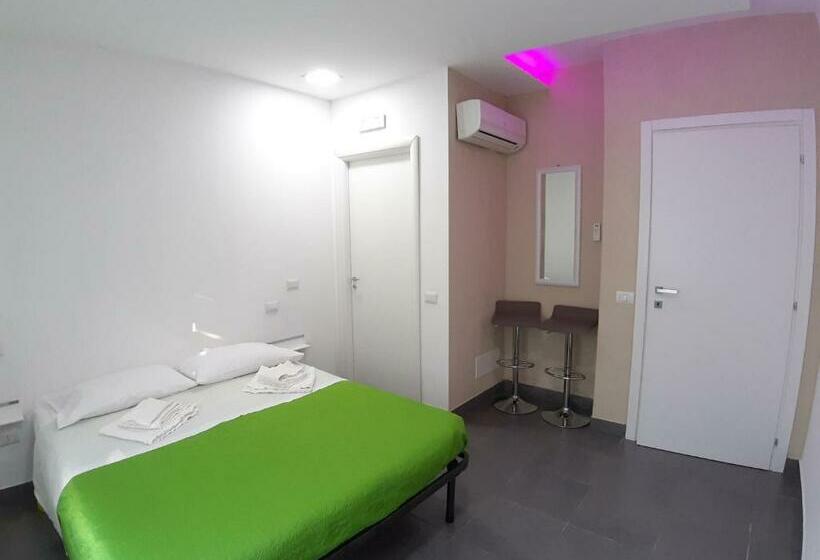 スタンダードルーム, Quiero Más B&b