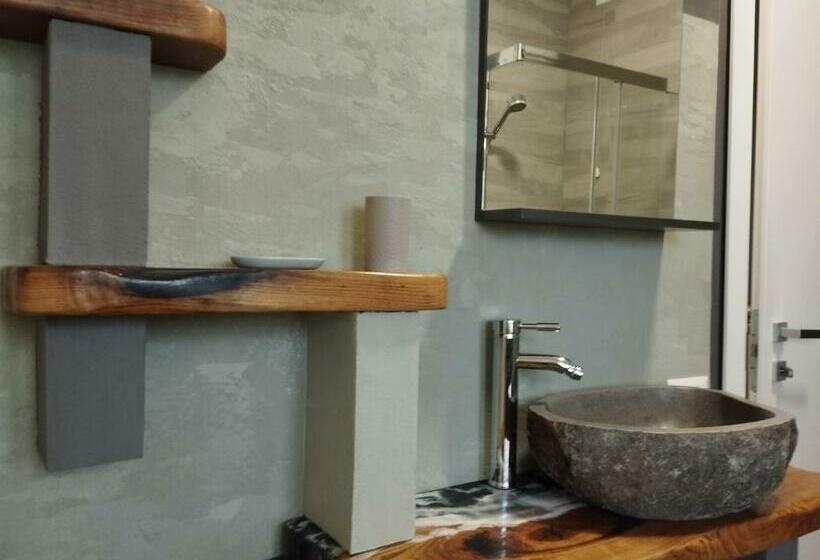 Номер Стандарт, Quiero Más B&b