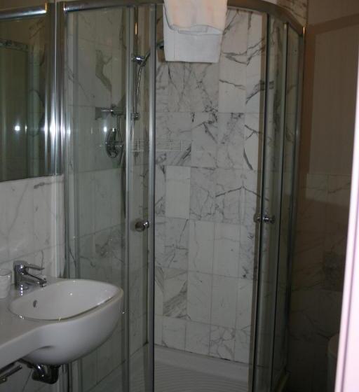 غرفة قياسية ثلاثية, Albergo Cavallino