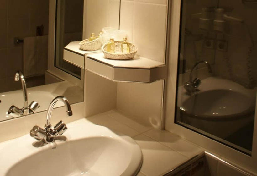 Номер Стандарт, Auberge La Tomette, The Originals Relais