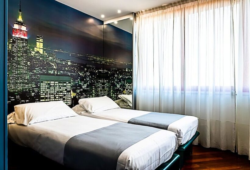 غرفة سوبيريور, Business