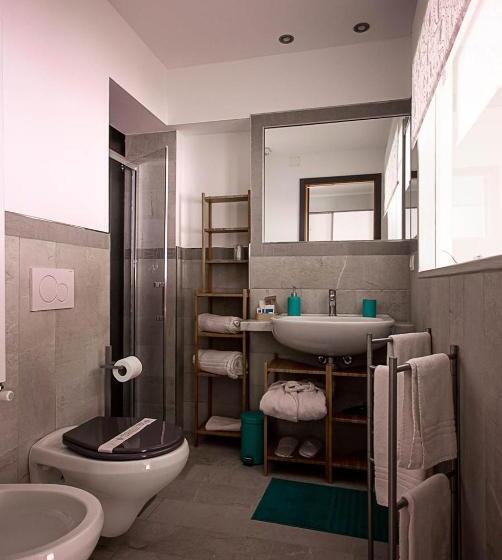 غرفة قياسية, Business