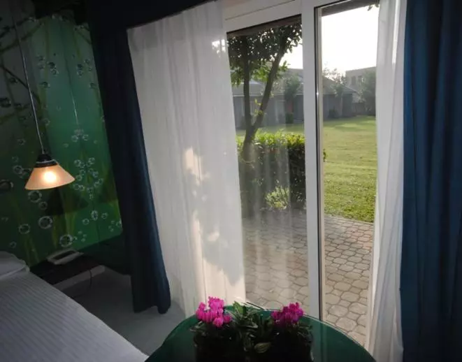Standard Yhden Hengen Huone, Business
