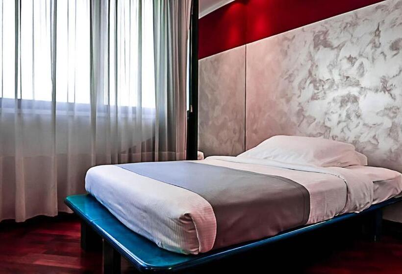 غرفة أساسية, Business