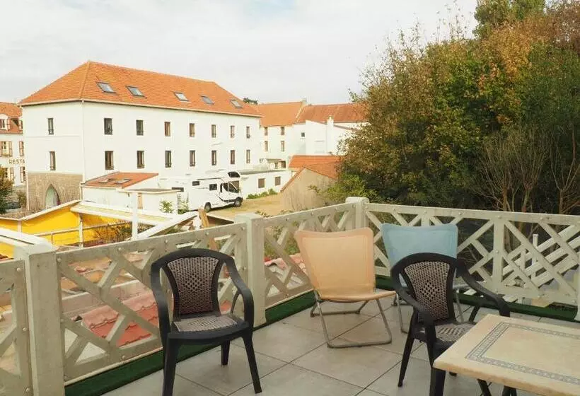 Standard Neljän Hengen Huone Parveke, Hôtel Le Vivier Wissant Centre Village Côte D Opale Baie De Wissant 2caps