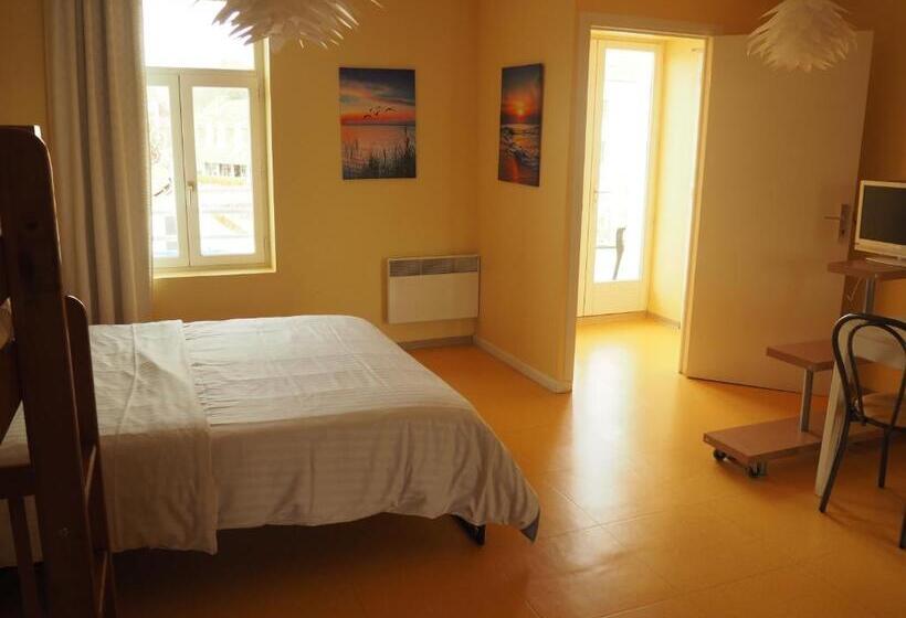 Четырехместный Номер Стандарт с Балконом, Hôtel Le Vivier Wissant   Centre Village   Côte D Opale   Baie De Wissant   2caps