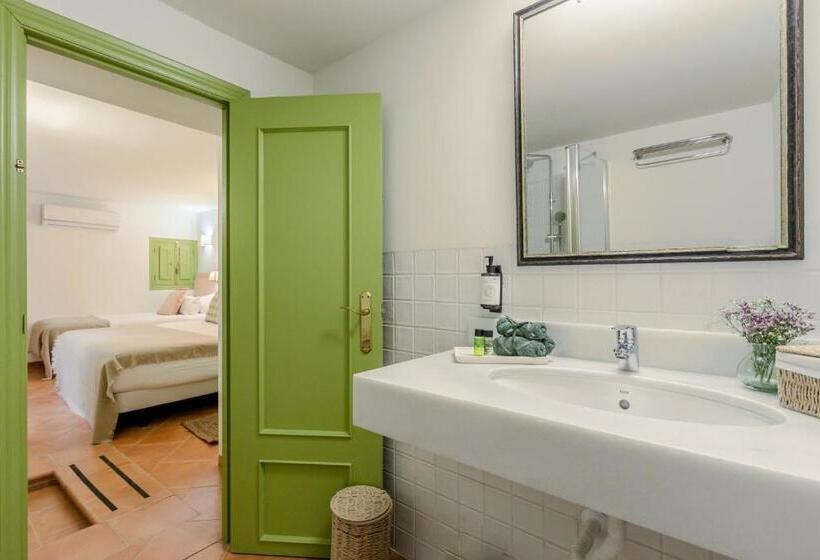 اتاق استاندارد سه نفره, Nüa Giralda