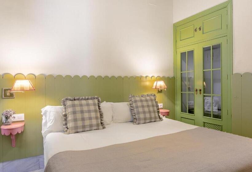 اتاق اکونومی, Nüa Giralda