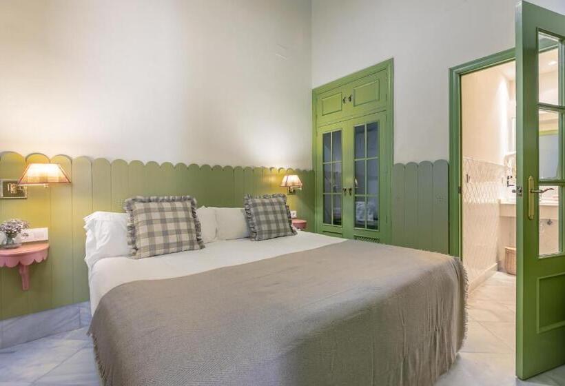 اتاق اکونومی, Nüa Giralda