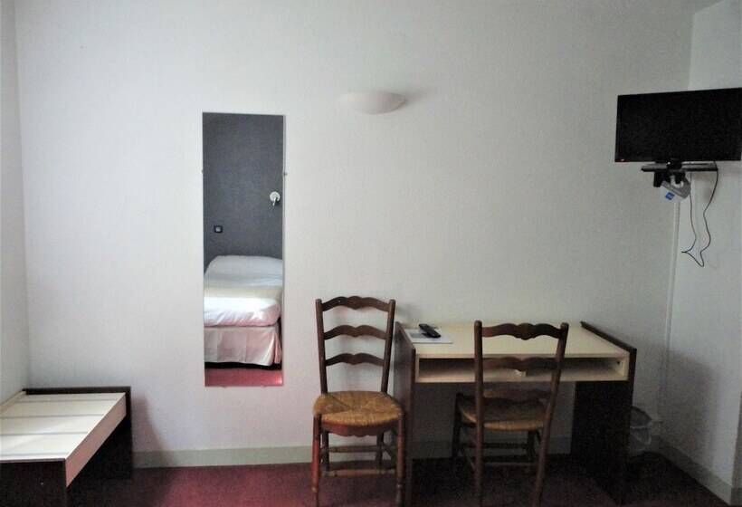 غرفة عائلية, La Bonne Auberge