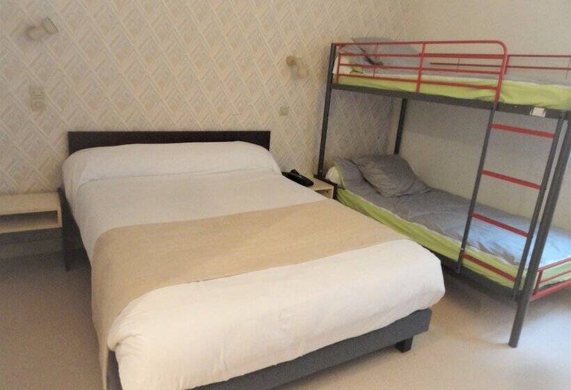 غرفة عائلية, La Bonne Auberge