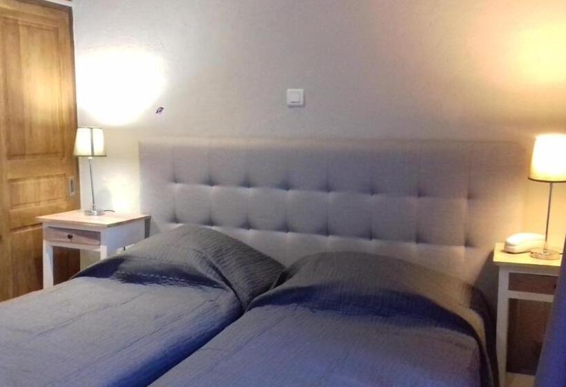 اتاق استاندارد با تراس, Les Cèdres