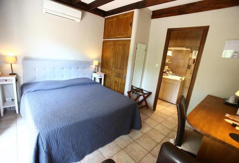 اتاق استاندارد با تراس, Les Cèdres