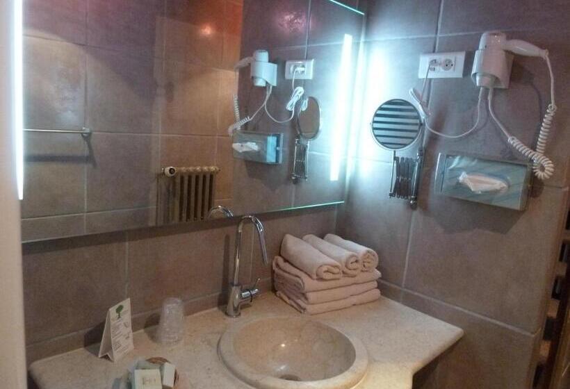 اتاق استاندارد, Les Cèdres