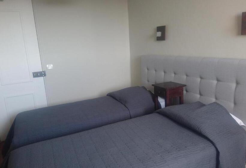 اتاق استاندارد چهار تخته, Les Cèdres