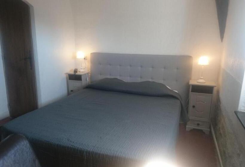 اتاق استاندارد چهار تخته, Les Cèdres