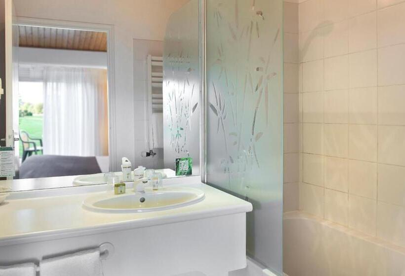 Номер Стандарт Трехместный, Logis Hôtel Val De Vienne