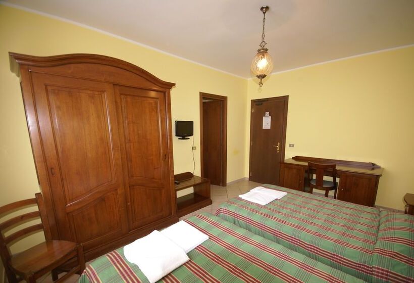 Номер Стандарт Трехместный, Londra