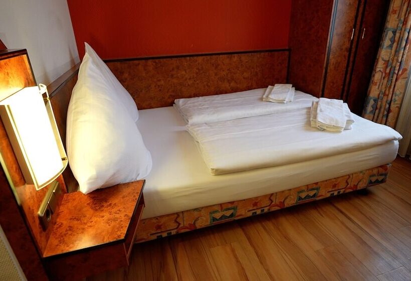 标准间, Miramar Am Römer