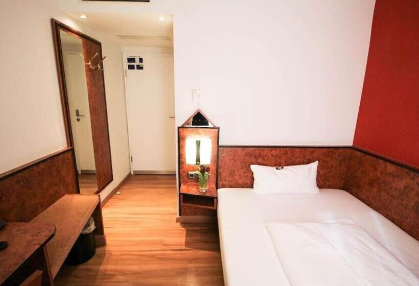 标准间, Miramar Am Römer