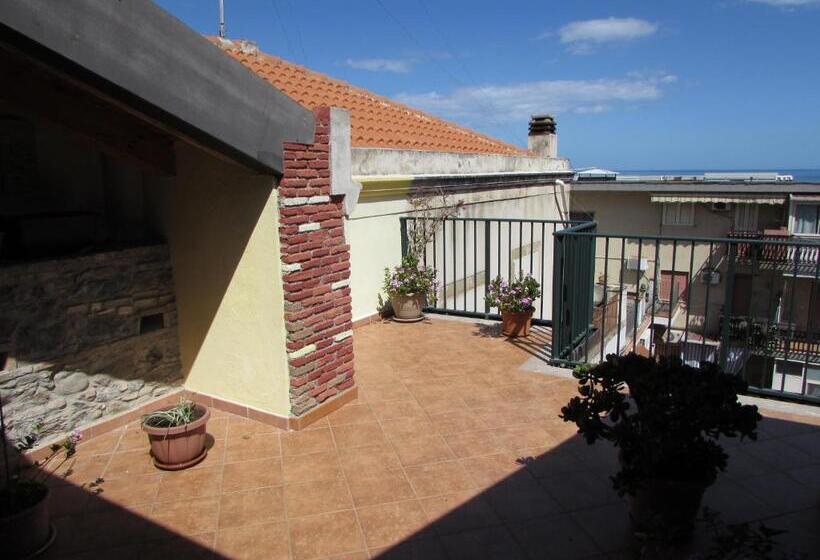 Delüks Oda, Antico Palazzo