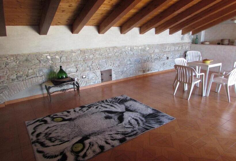 Delüks Oda, Antico Palazzo