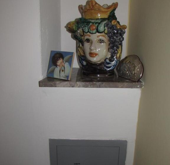 Delüks Oda, Antico Palazzo