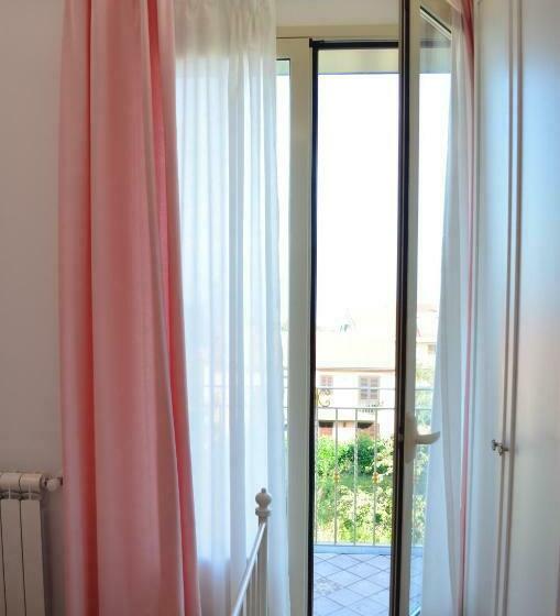 اتاق لوکس با چشمانداز دریا, Villa Longardi