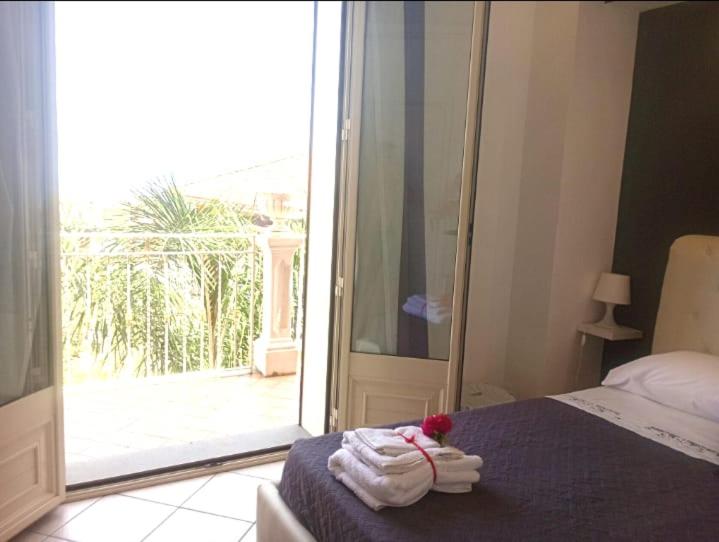 اتاق لوکس با بالکن و چشمانداز دریا, Villa Longardi