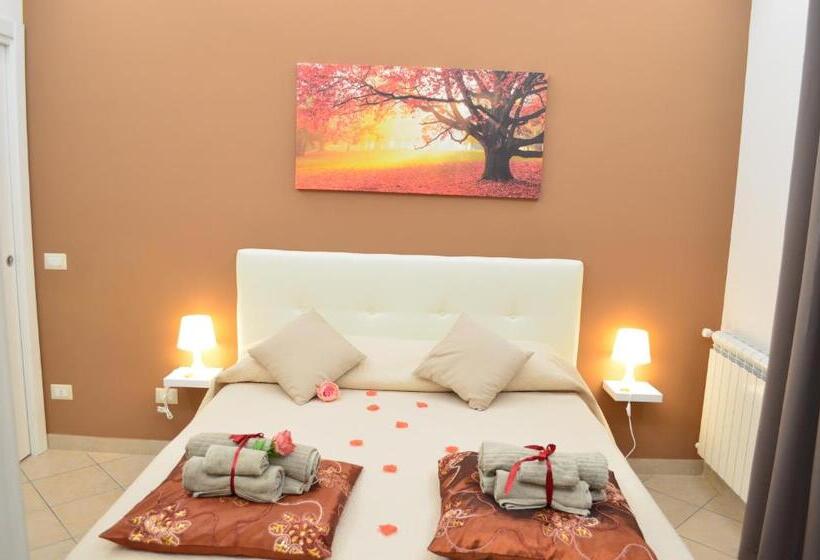 اتاق لوکس با بالکن, Villa Longardi