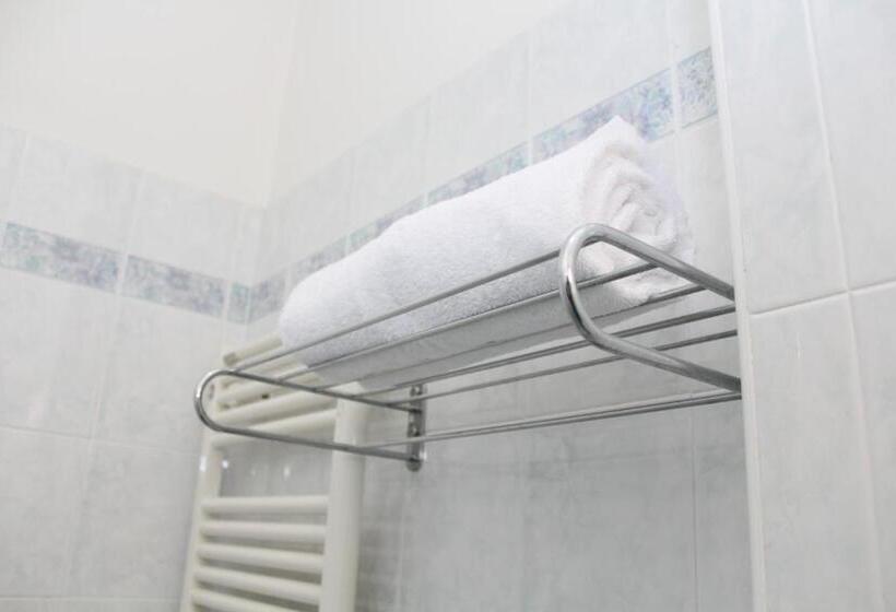 Standard-huone, Caesar