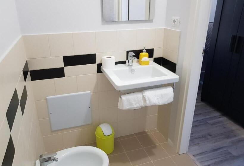 标准单人间, Affittacamere Umberto I