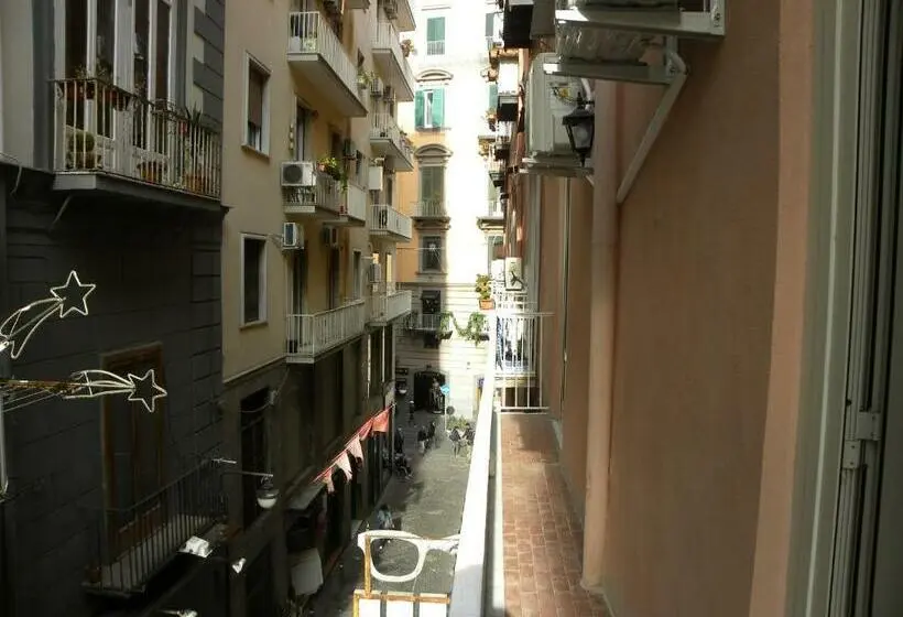 اتاق لوکس با بالکن, B&b Napoli Storica