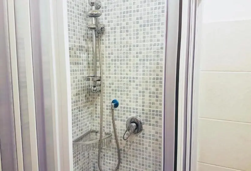 اتاق استاندارد با تخت بزرگ, B&b Napoli Storica