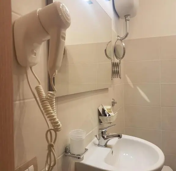 اتاق استاندارد با تخت بزرگ, B&b Napoli Storica