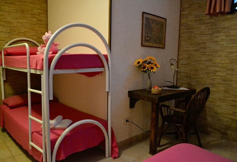 חדר סטנדרט לארבעה, Affittacamere La Tavernetta