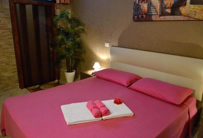 חדר סטנדרט לארבעה, Affittacamere La Tavernetta