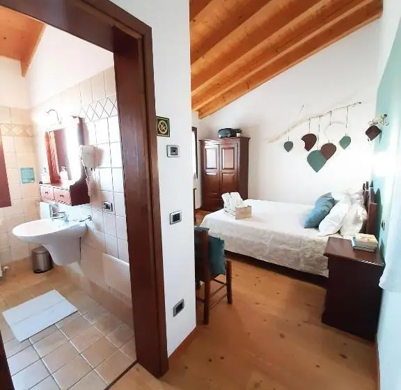 トリプルクラシックルーム, Agriturismo Le Cipressine