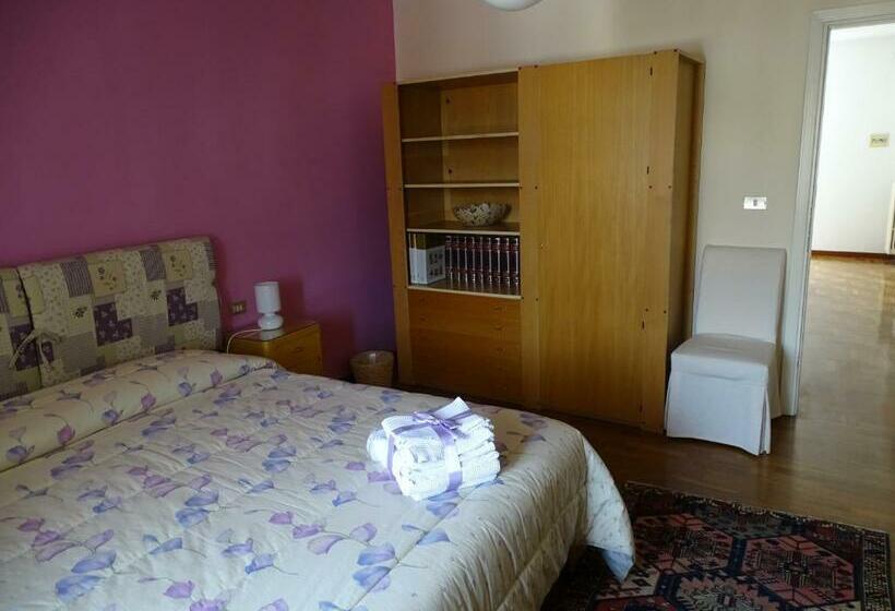 חדר סטנדרט, Arco Di San Francesco