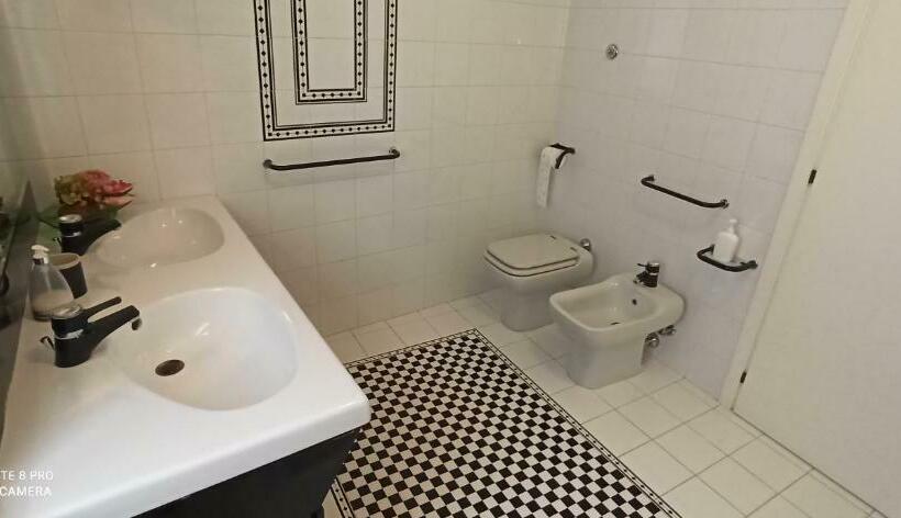 חדר סטנדרט, Arco Di San Francesco