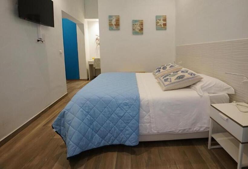 חדר סטנדרט, Canzone Del Sole