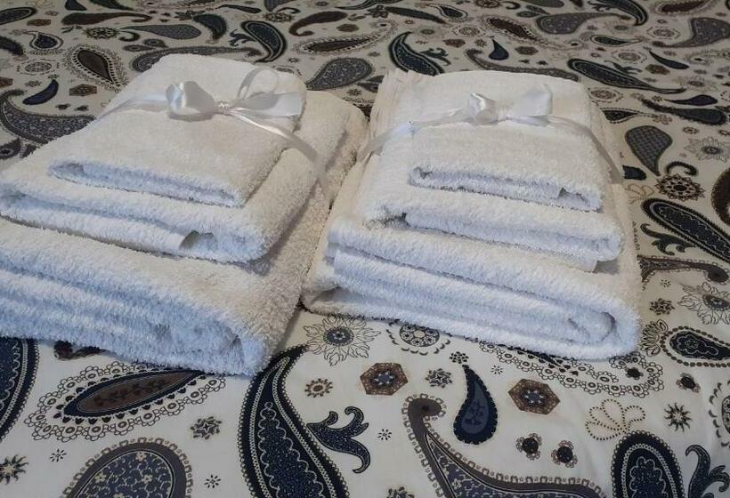 اتاق لوکس, Casa Dell Artista 1