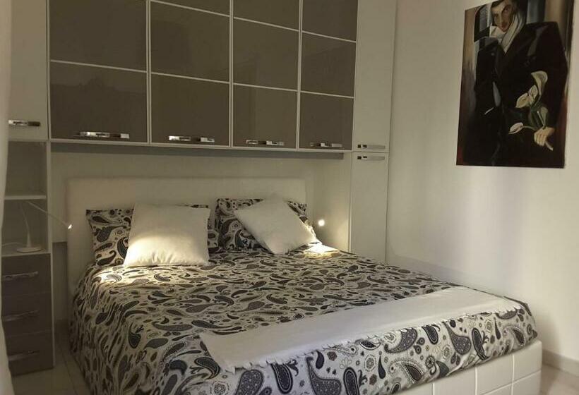 اتاق لوکس, Casa Dell Artista 1