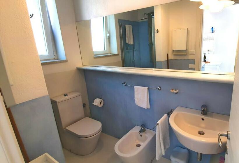 סטודיו סופריור, Ravino Secret Retreat