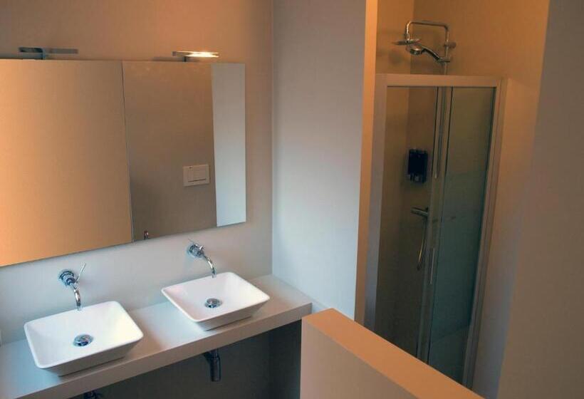 اتاق استاندارد, Cosmopolitan Central Rooms