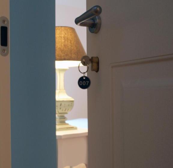 اتاق استاندارد, Cosmopolitan Central Rooms