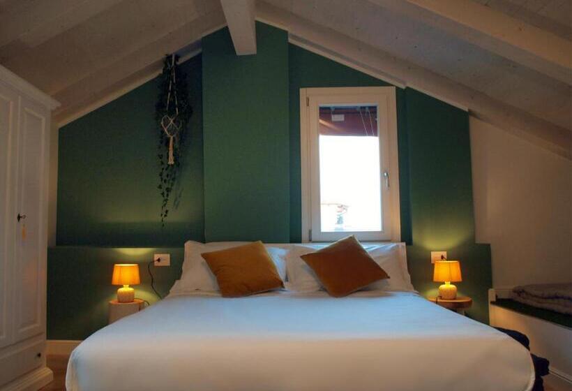 اتاق خانوادگی, Cosmopolitan Central Rooms