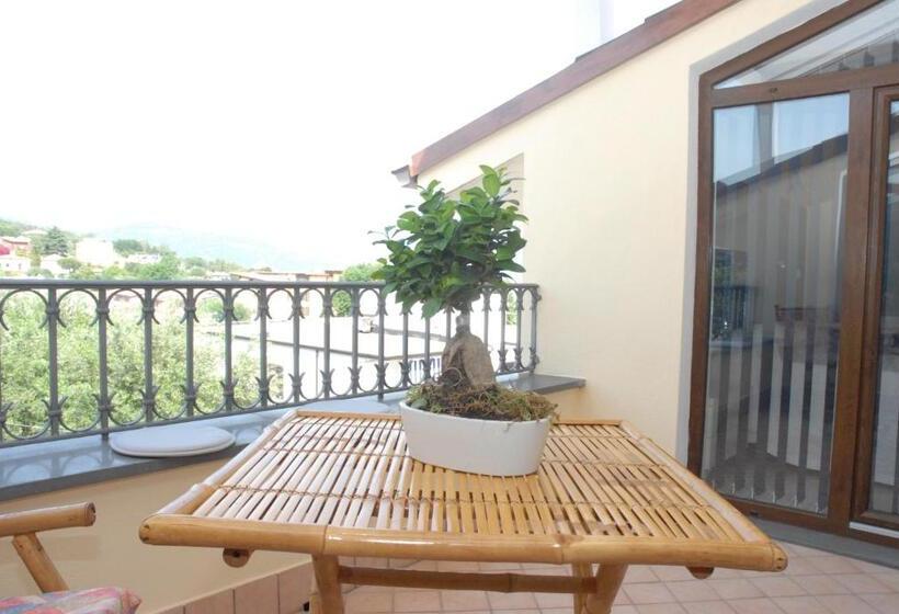 חדר סטנדרט נוף לים עם מרפסת, B&b Nonna Pina