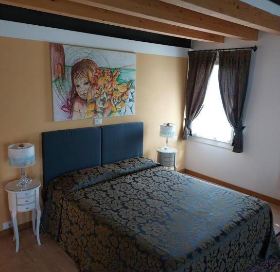 带大床的豪华间, Cadifiore B&b