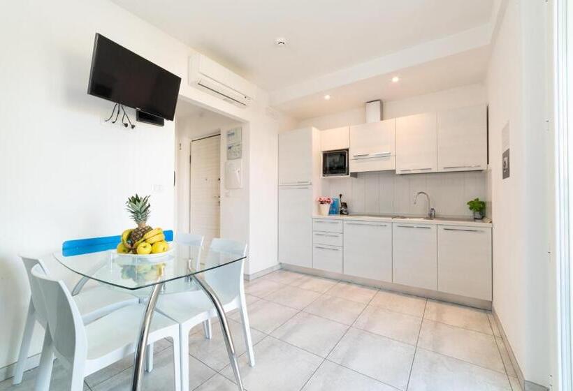 バルコニー付き1ベッドルームアパートメント, Mavip Residence